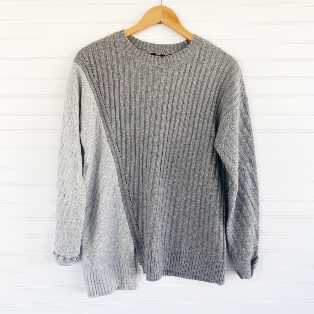 Simply Vera Vera‎ Wang Sweater M Grey Asymmetrical Ribbed Metallic Knit